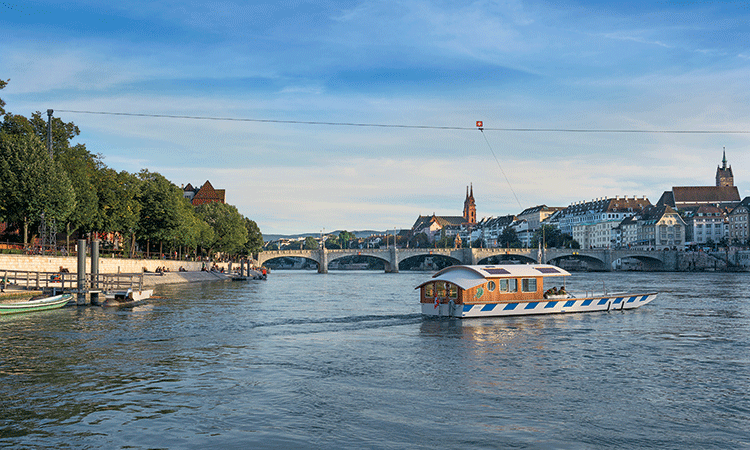 Schweiz Tourismus Fluss Bootstour